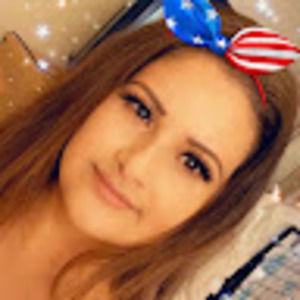 Meet your Posher, Claudia